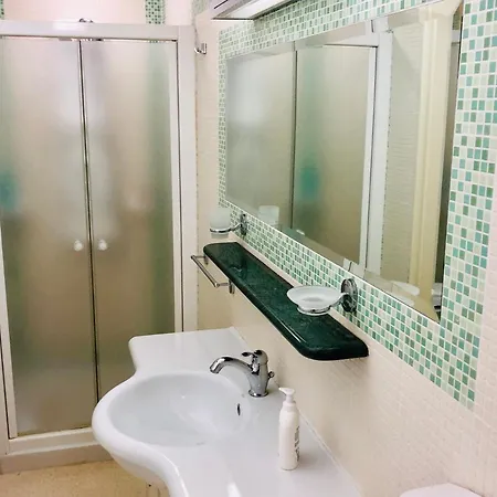 ベッド・アンド・ブレックファスト Ozan Domus ウジェント